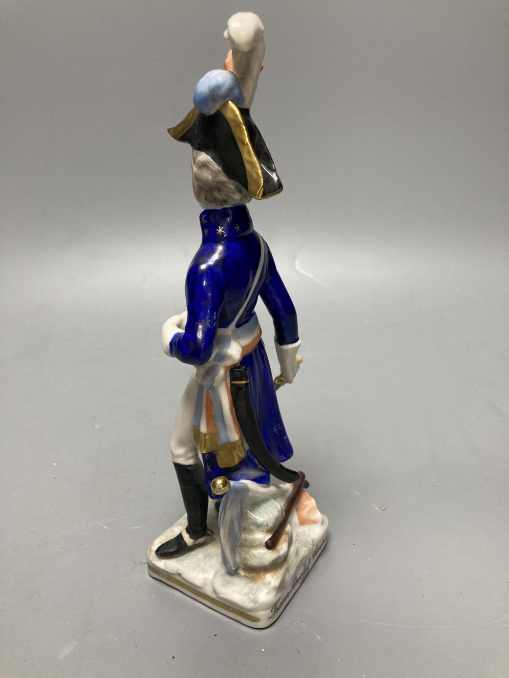 A pair of Naples figures of Napoleonic officers, height 22cm